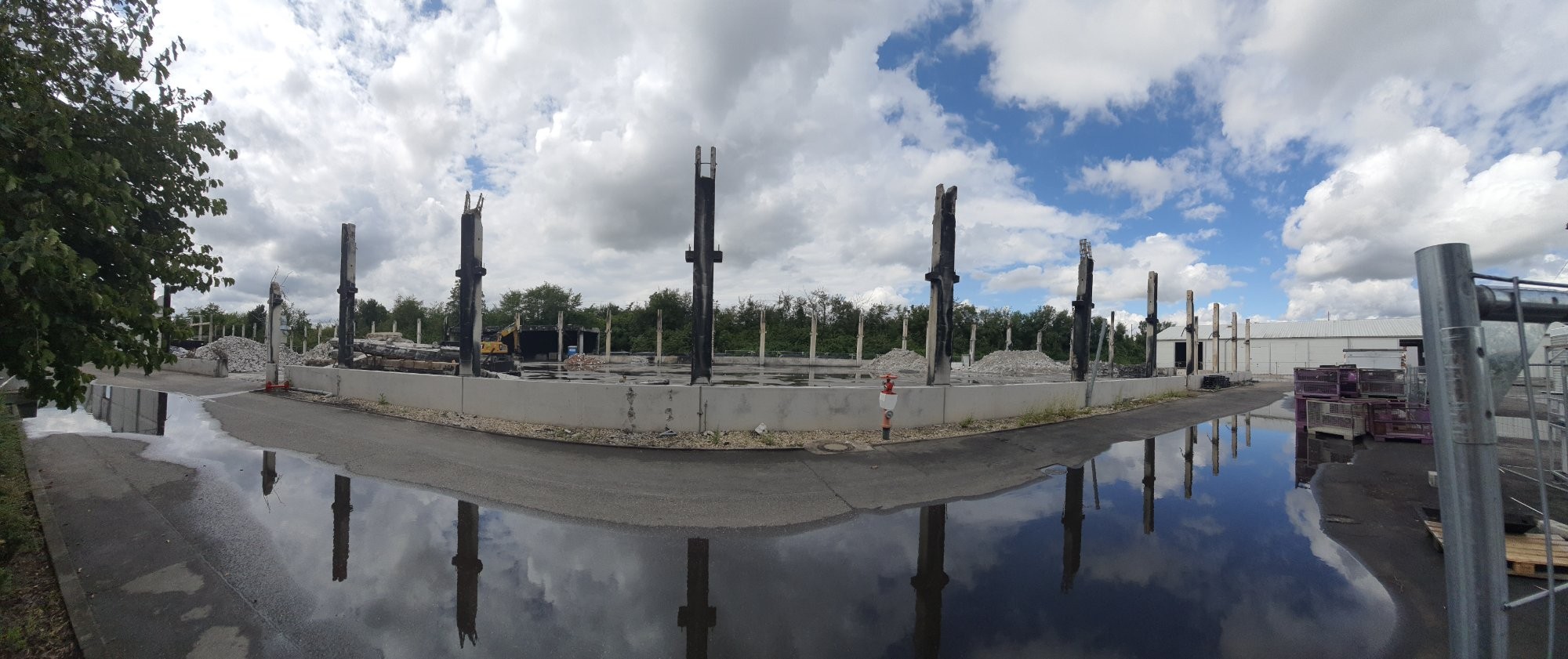 Brandruine der Produktionshalle